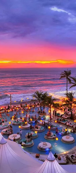 Finn's Beach Club